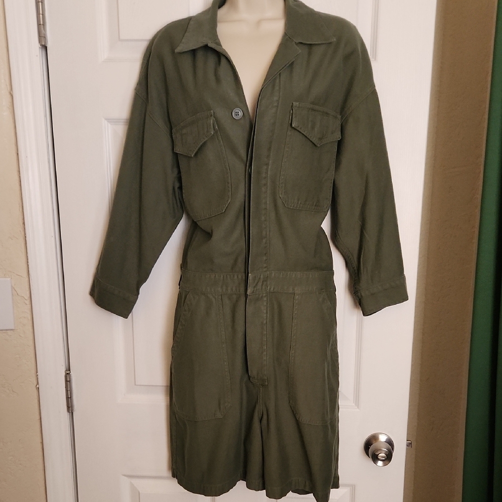Green Utility Shorts Jumpsuit with 3/4 Length Sleeves and Shirt-Style Collar